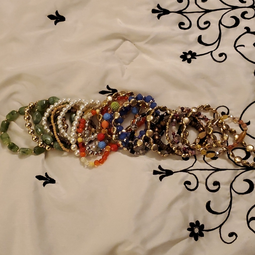 Lot of 25+ Bracelets